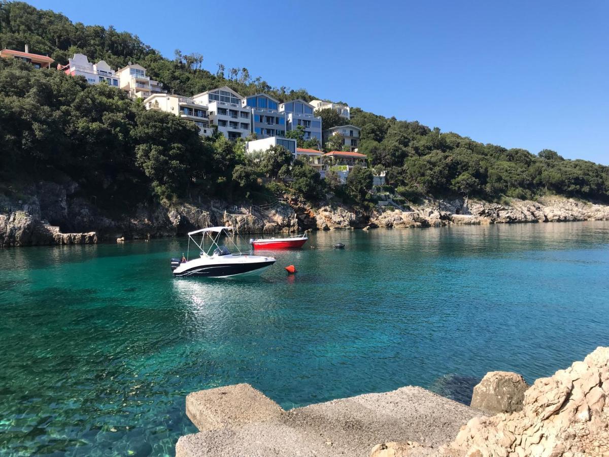 Kapriz Apartments Utjeha Εξωτερικό φωτογραφία