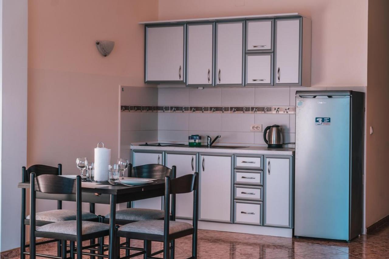 Kapriz Apartments Utjeha Εξωτερικό φωτογραφία