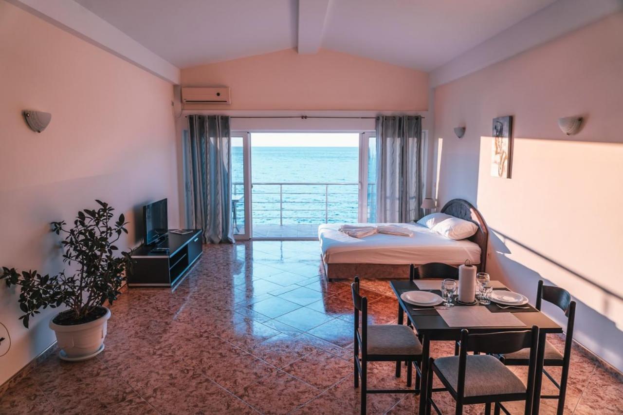 Kapriz Apartments Utjeha Εξωτερικό φωτογραφία